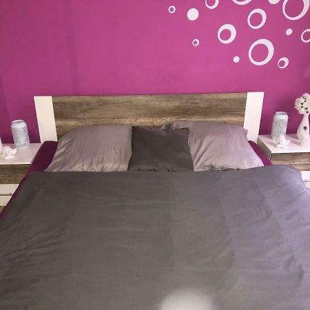 Apartman V Centru Mostu Apartment Екстериор снимка